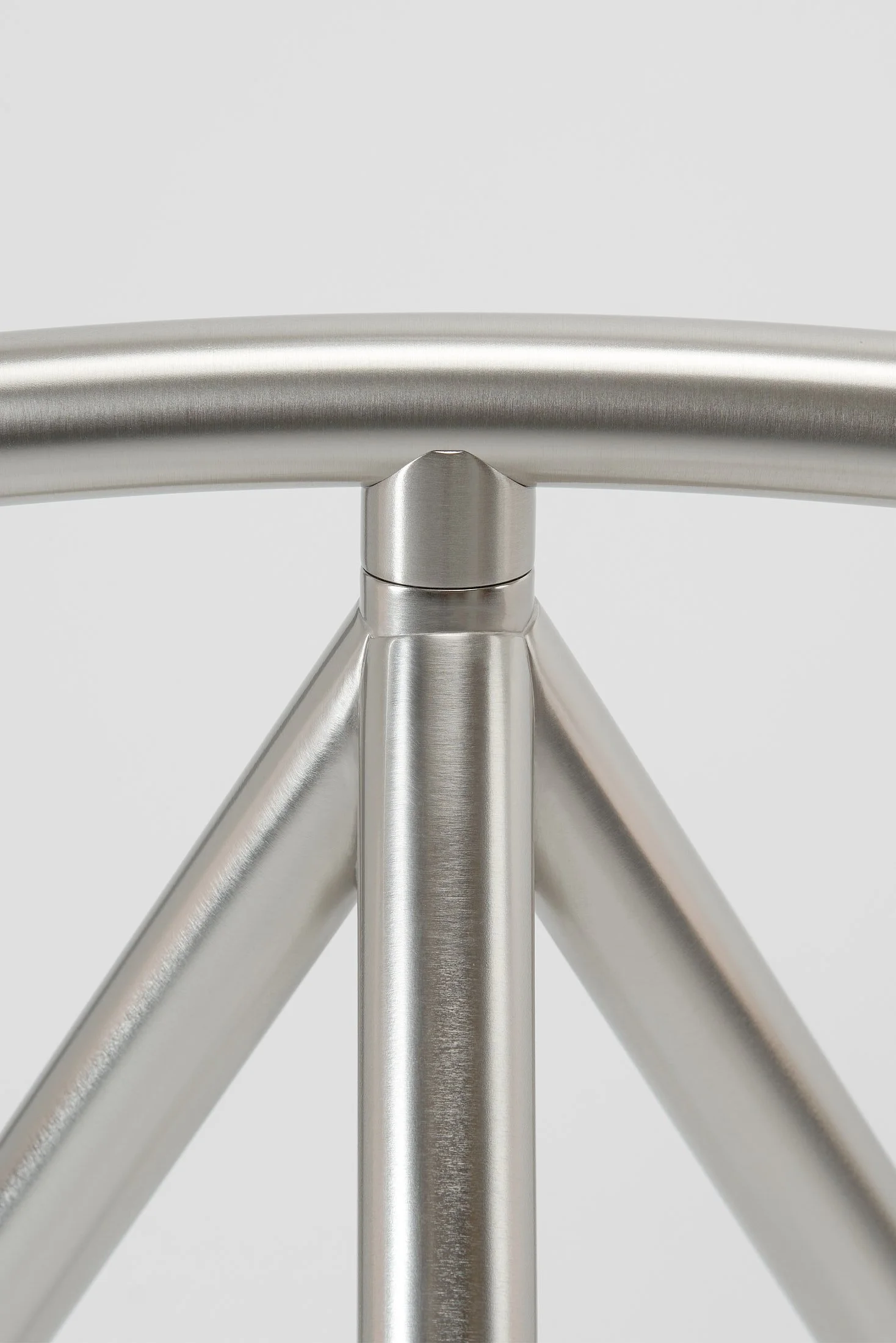 Détail de l’articulation, finition nickel